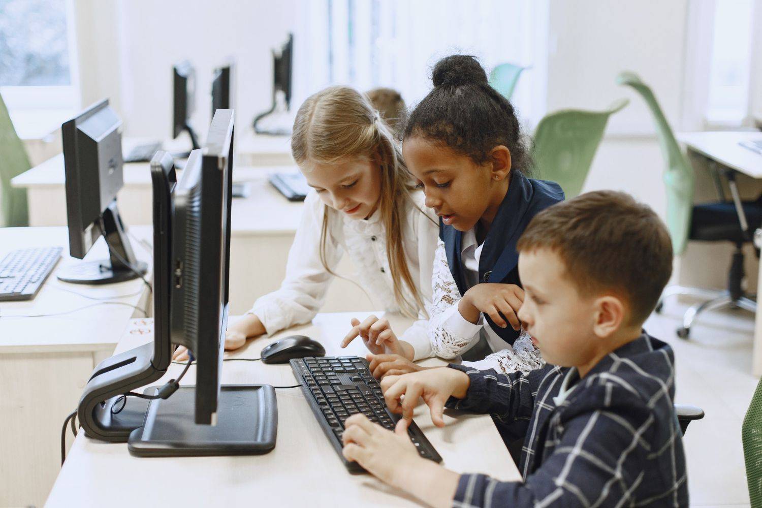 Redação sobre o uso da tecnologia na educação - Modelos de redação ...